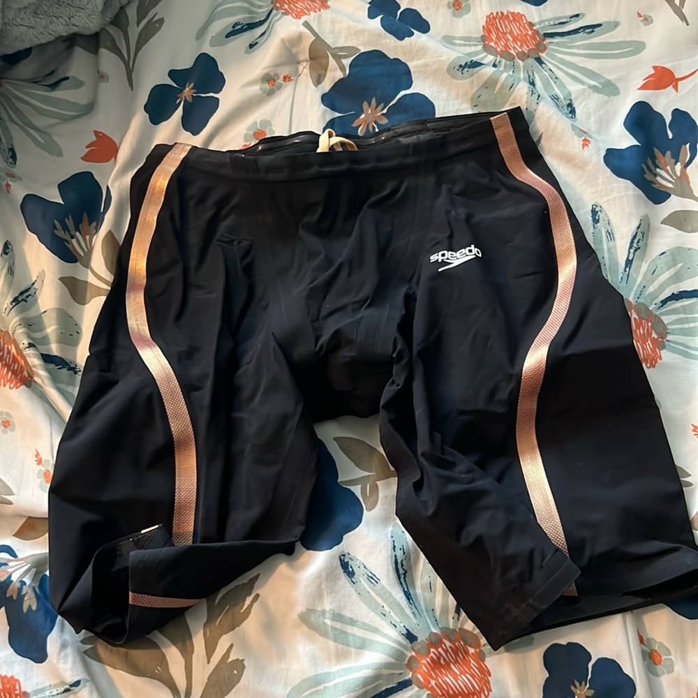 Boys tech suit size 24 Speedo